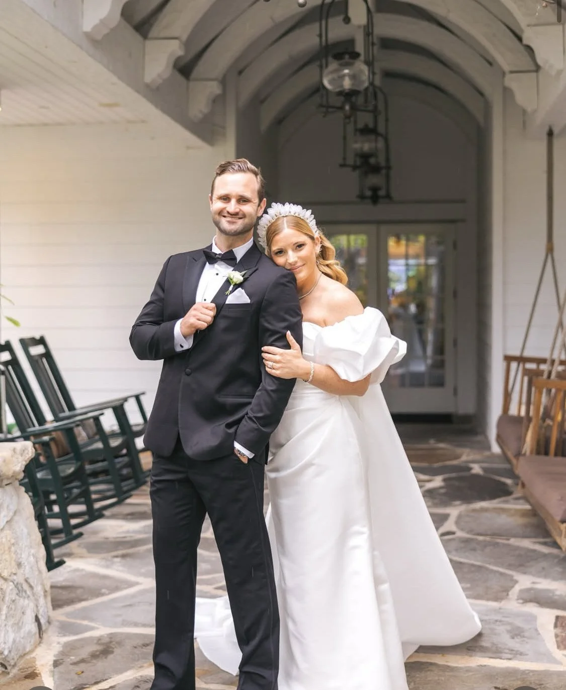 The Golden Palette Beauty serves premier wedding venues such as Big Cedar Lodge and Top of the Rock, using only top-tier professional beauty brands for long-lasting, refined results.