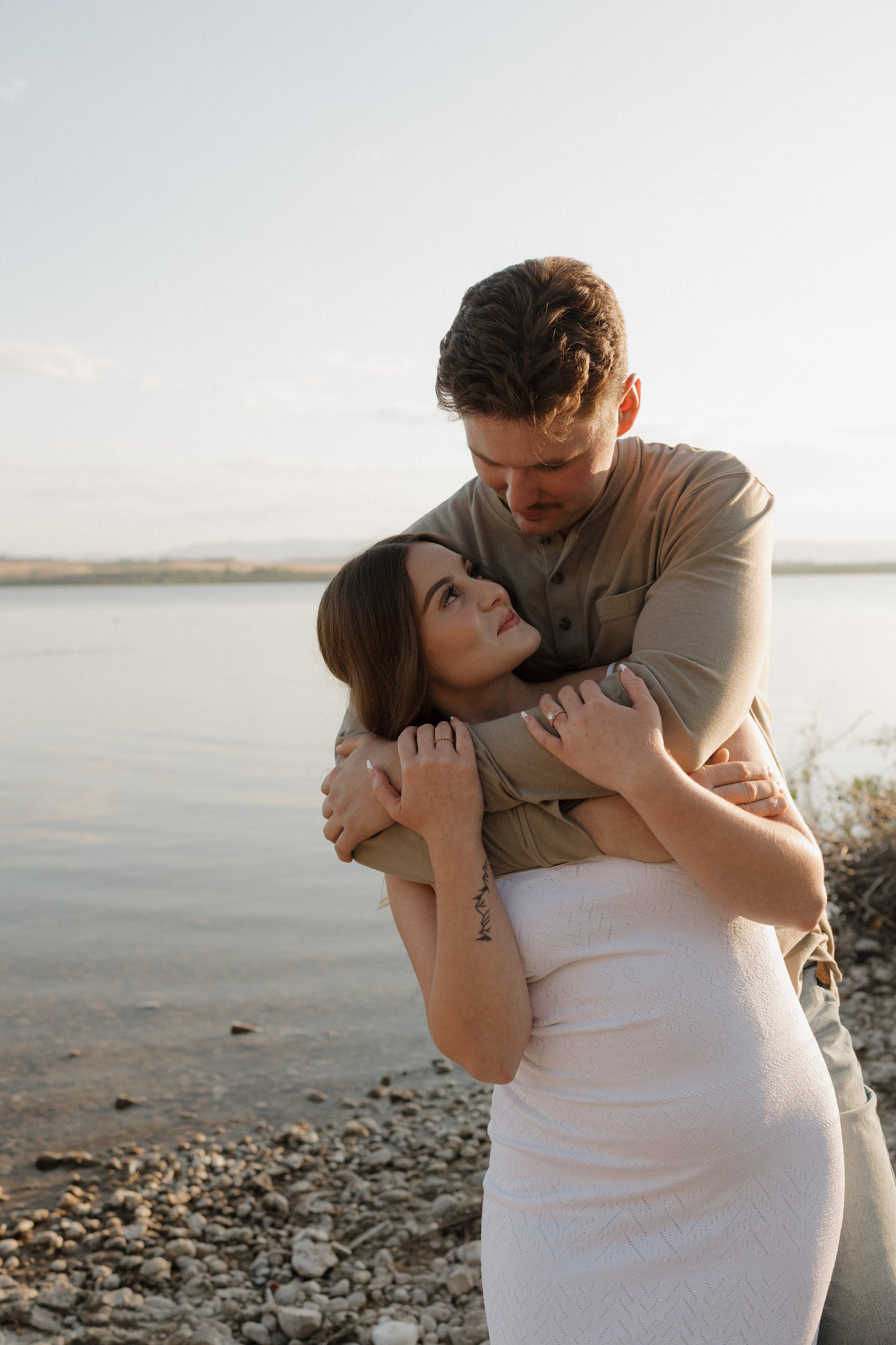 $250 | 1-2 Location(s) | 1-2 Outfit(s) | Online gallery with full print release