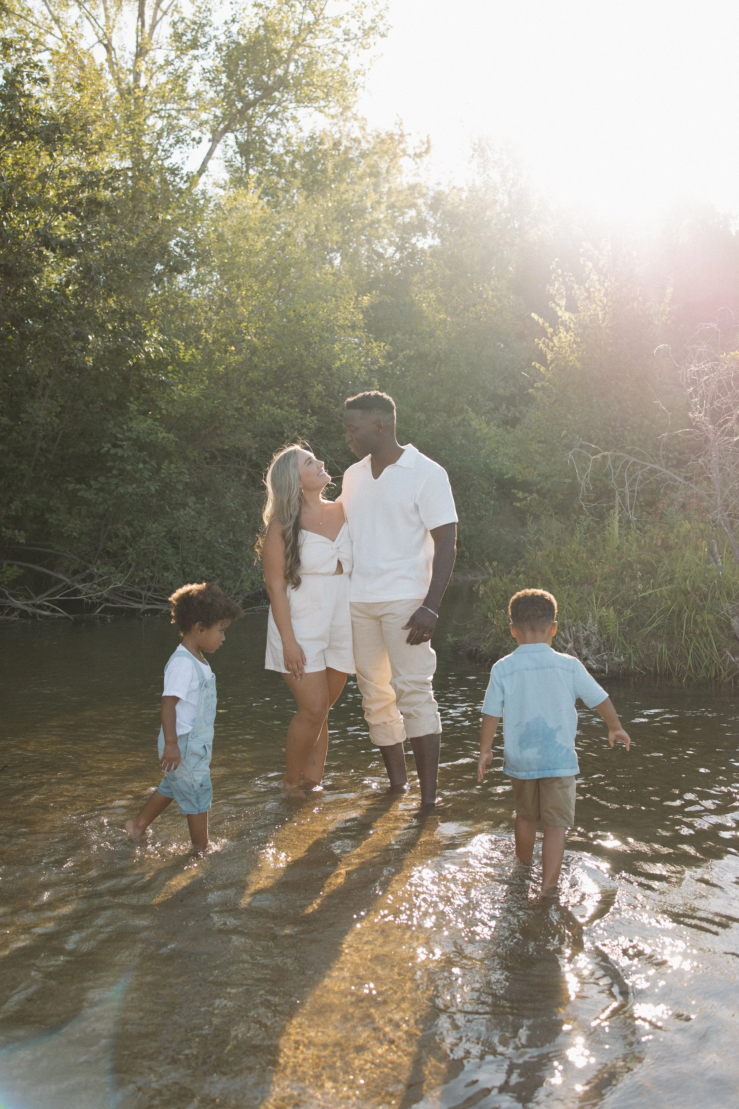 $300 | 1 Location | 1 Outfit | Online gallery with full print release | Up to 6 people *$25 a person after 6.