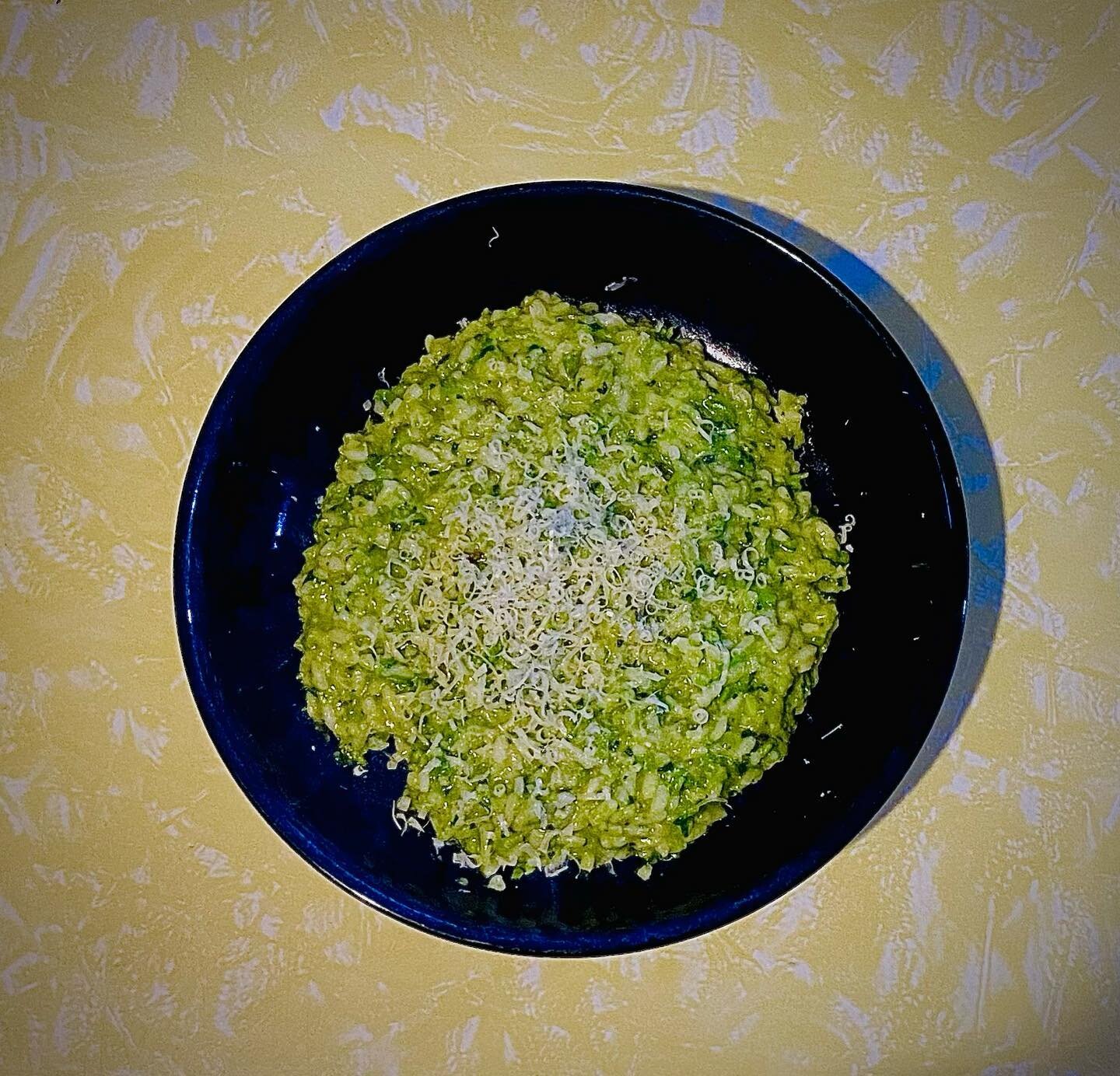 Easy peasy broad bean, pea, spinach &amp; basil risotto&hellip;. Especially when done in the @thermomixnz!  #harrietnaturopathy #greenrisotto #healthish #risottolover #comfortfood #5aday #healthyfood