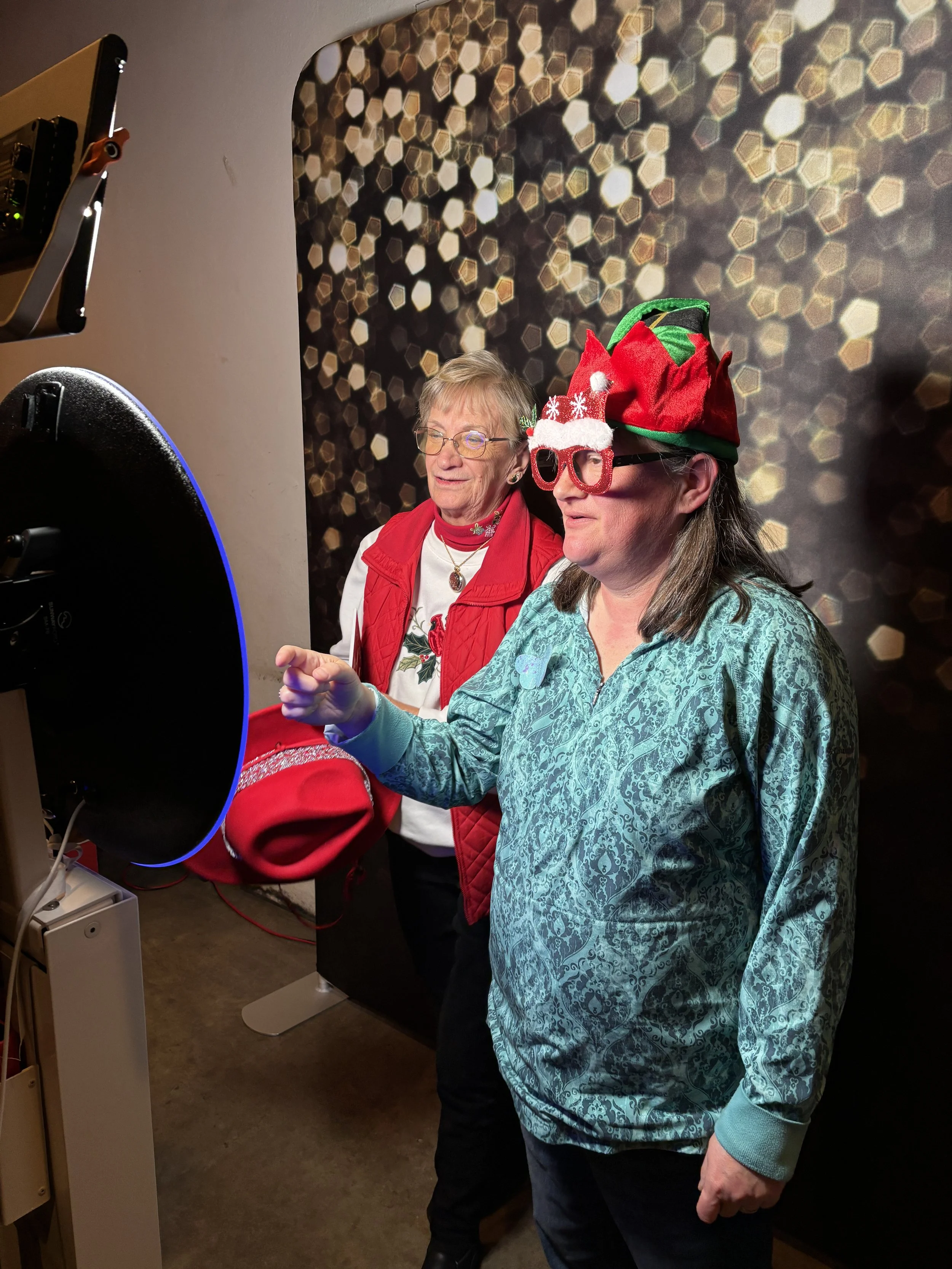 Corporate & Holiday Photo Booth Rentals in North Georgia/Snap Happy Booth