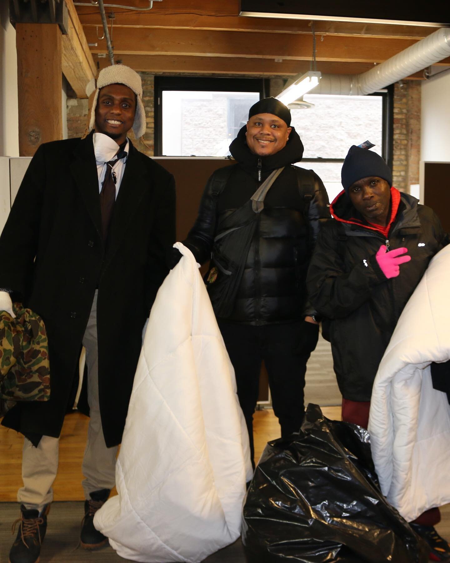 A HUGE thank you to everyone who supported our event Monday! We were able to help so many people get a delicious hot meal (Thank you @terranboyeats) a coat, winter survival supplies and get connected to services through @heartlandalliance @thenightmi