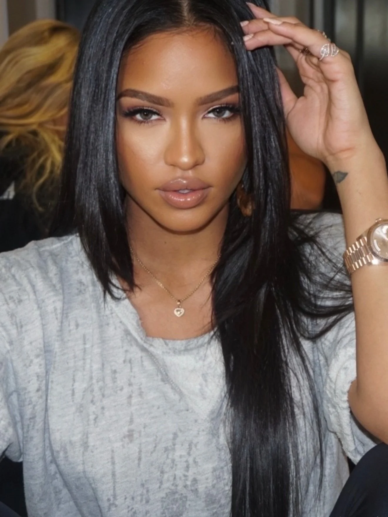 You guys gave me a reason to repost this glam! 🤣🤣 CASSIE MAKEUP 
Beautiful @cassie I wonder if she would remember me!! #mexicanas 

I&rsquo;m happy to know I don&rsquo;t have a bad brow era 🤣 
About 10years ago! Can&rsquo;t believe how time flies!