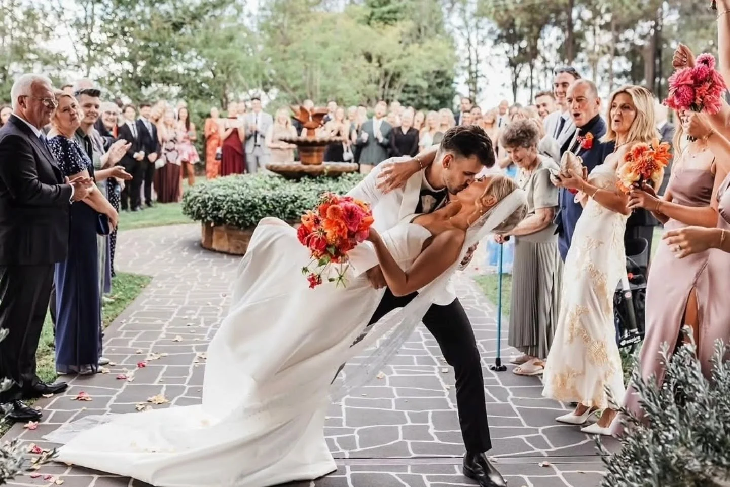 Warning! 🤪 
This wedding sets unrealistic expectations for all future weddings 😆

Brittany &amp; Matt 🫶🤍👇
Enzo&rsquo;s was absolutely stunning,
Mel&rsquo;s photos as always are out of control.
Nick Read&rsquo;s voice should come with a pregnancy