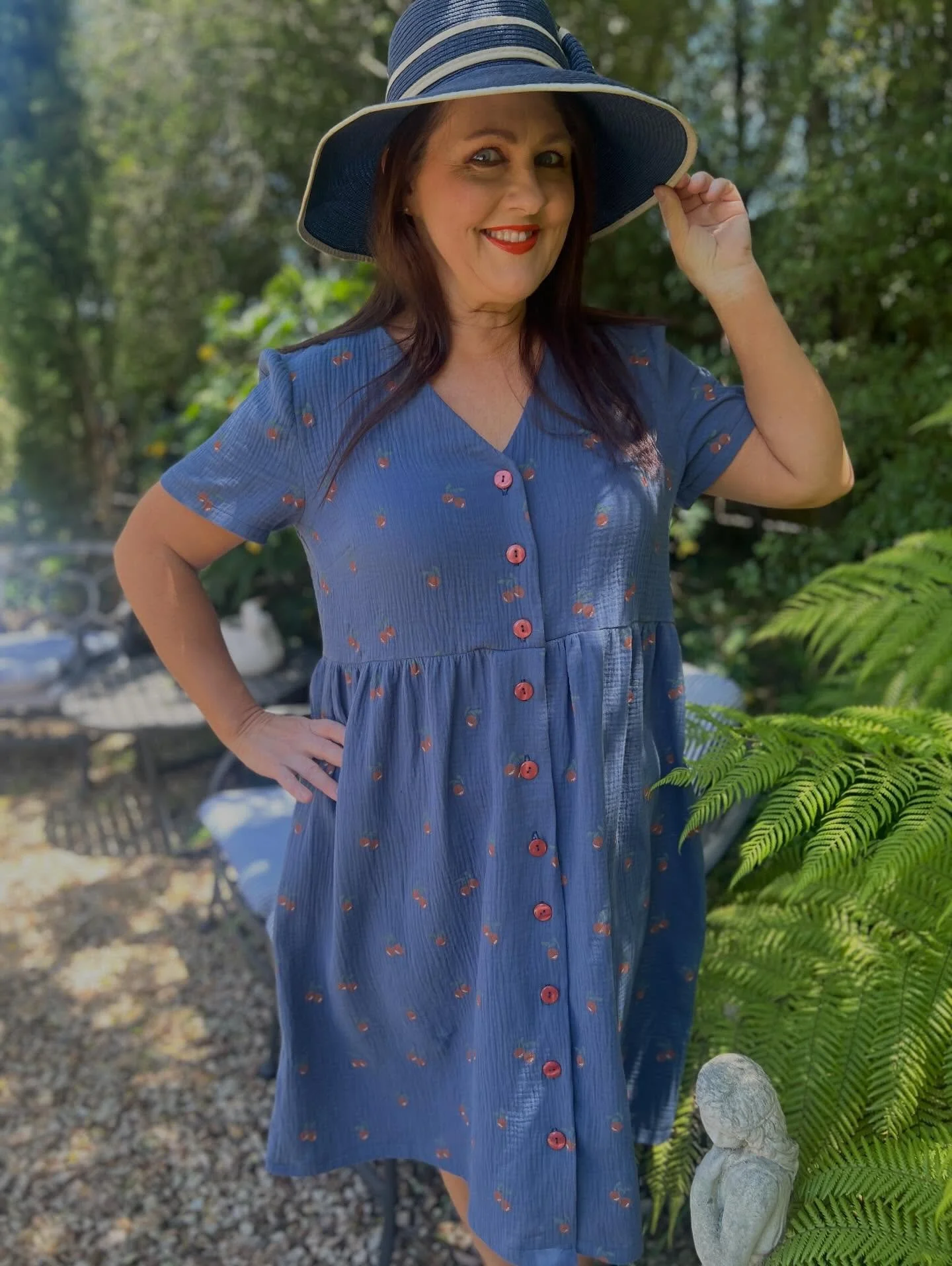 Our first @dahlia_sewciety bespoke box of the year complete! 

Summer in Sorrento certainly captured the essence of our balmy warm weather here in the Aussie summer. 

I made this gorgeous @poppyfabrics soft as a cloud cotton double gauze (with the c