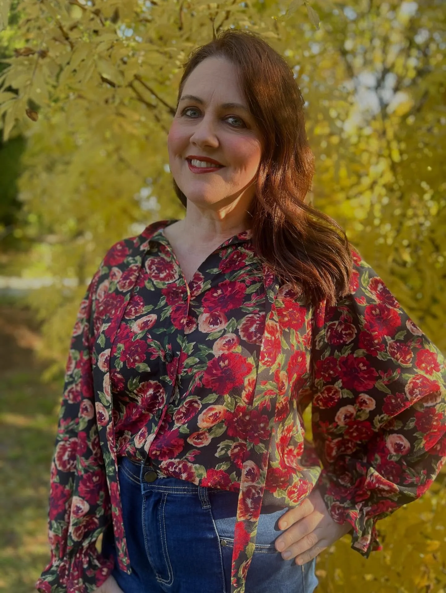 My very first @patternemporium_kate #lyricalblouse hot off the sewing machine this sunny Sunday afternoon! 

How perfect is this pattern for our Aussie Autumn weather 🍁🍂

From the swishy button front bodice with ties at the neck to the quietly dram