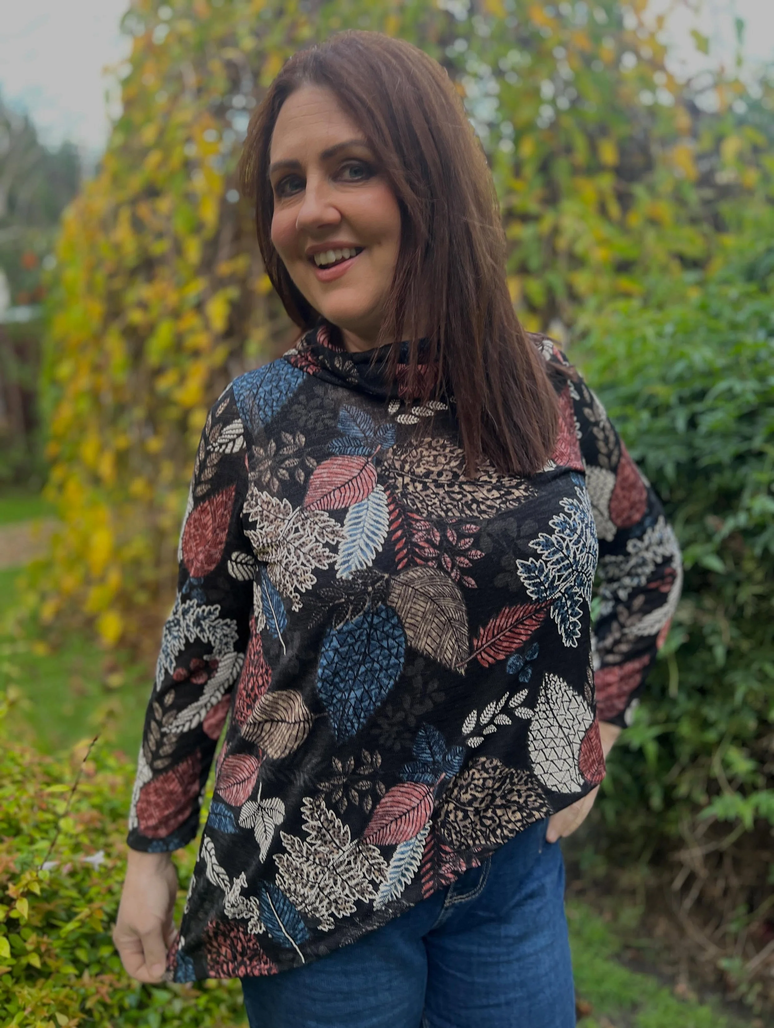#memademay2026 day 8 is a new make! 
A comfy knit top by @patternemporium_kate is the All good asymmetric top and it's just gorgeous!

Incredibly easy to make and I used a loose roll neck from the Dream on dress to winterise it.

I made a straight si
