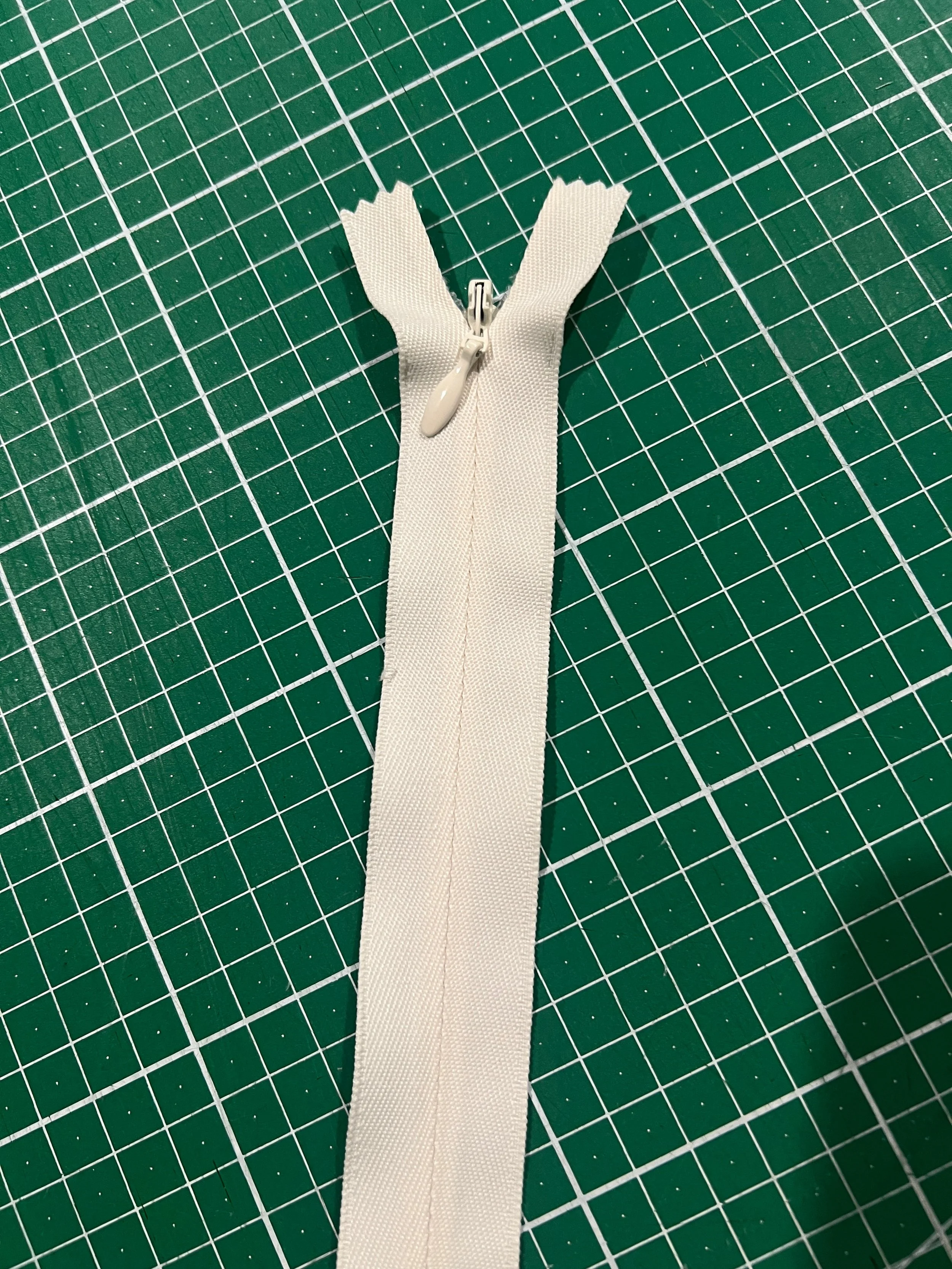Invisible Zipper - Medium Duty 60cm Choose your colour — The Dahlia ...