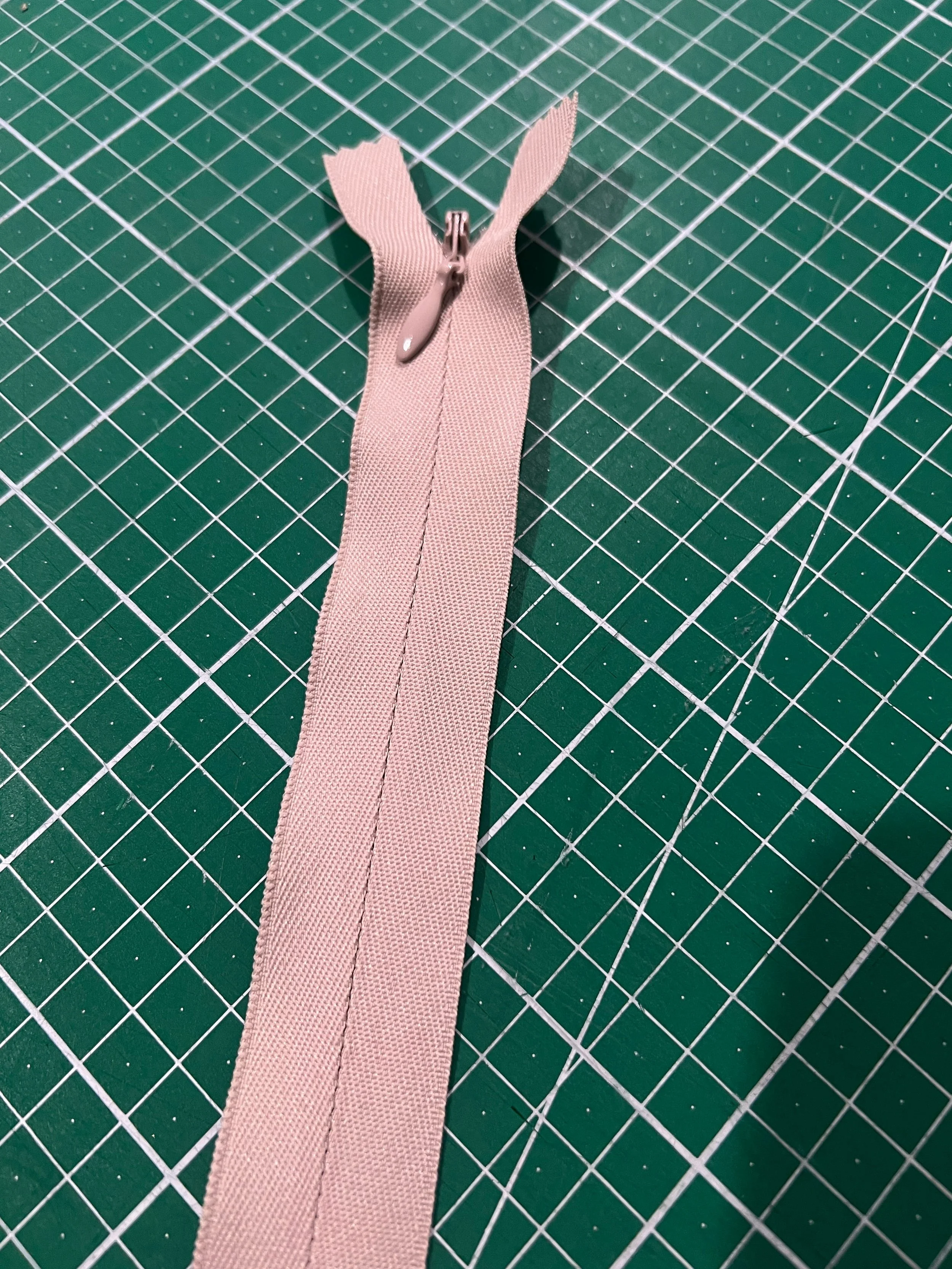 Invisible Zipper - Medium Duty 60cm Choose your colour — The Dahlia ...