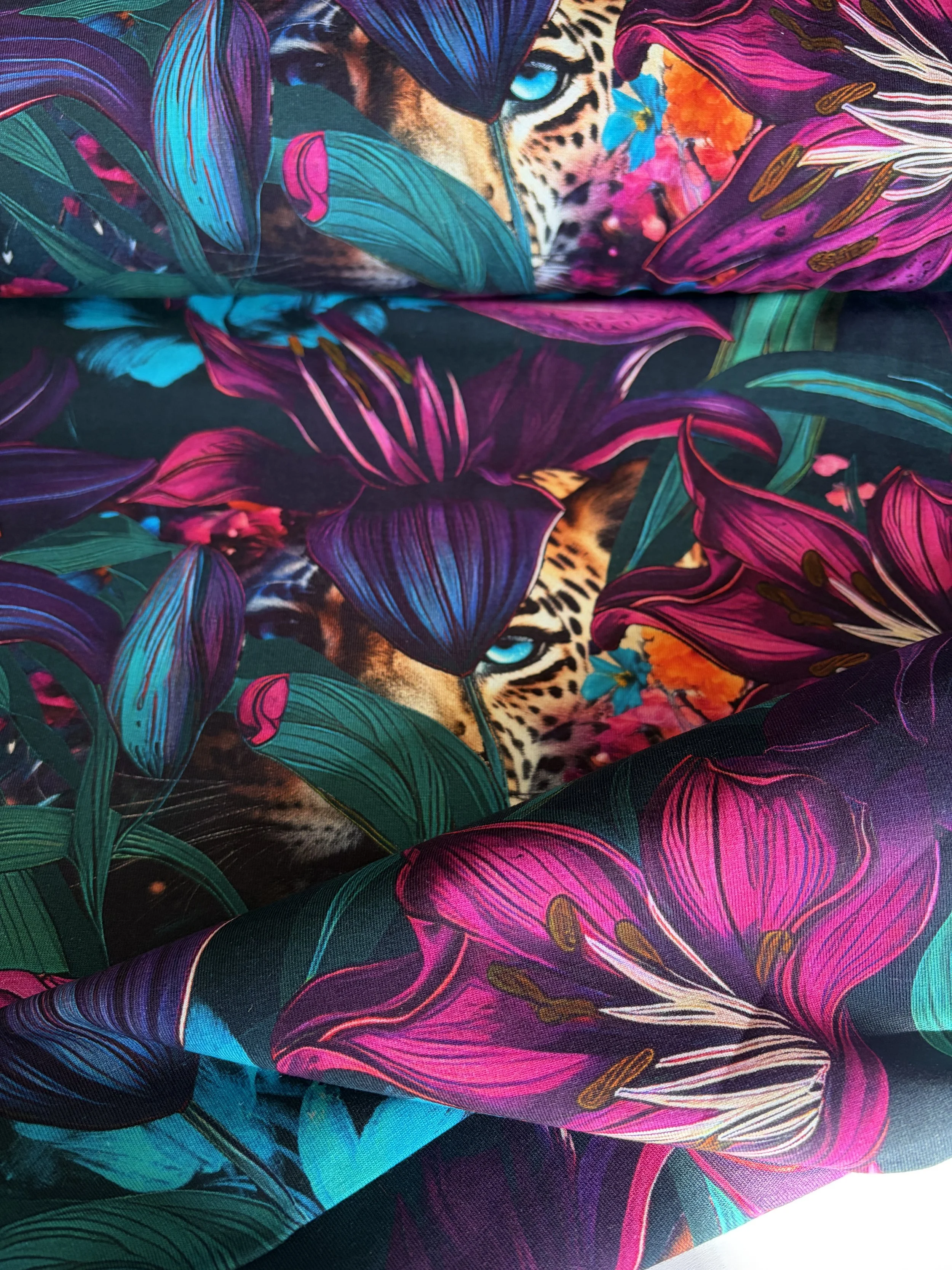 1.5 Metre piece - Stof - Hidden Leopard Midnight Garden - Avalana Cotton Jersey