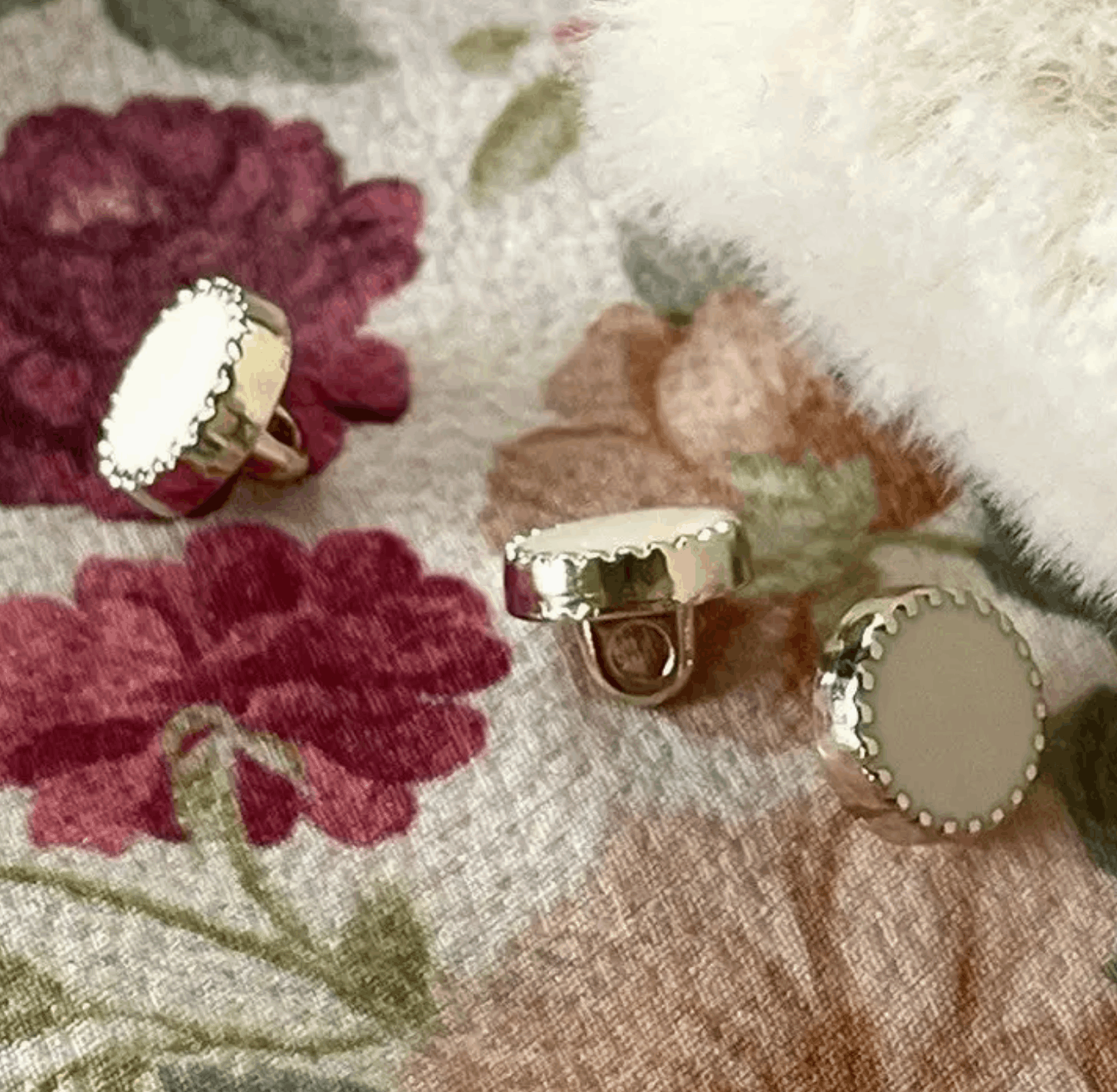 Atelier 27 - The Adorable Sew On 8mm Button Gold/Ivory