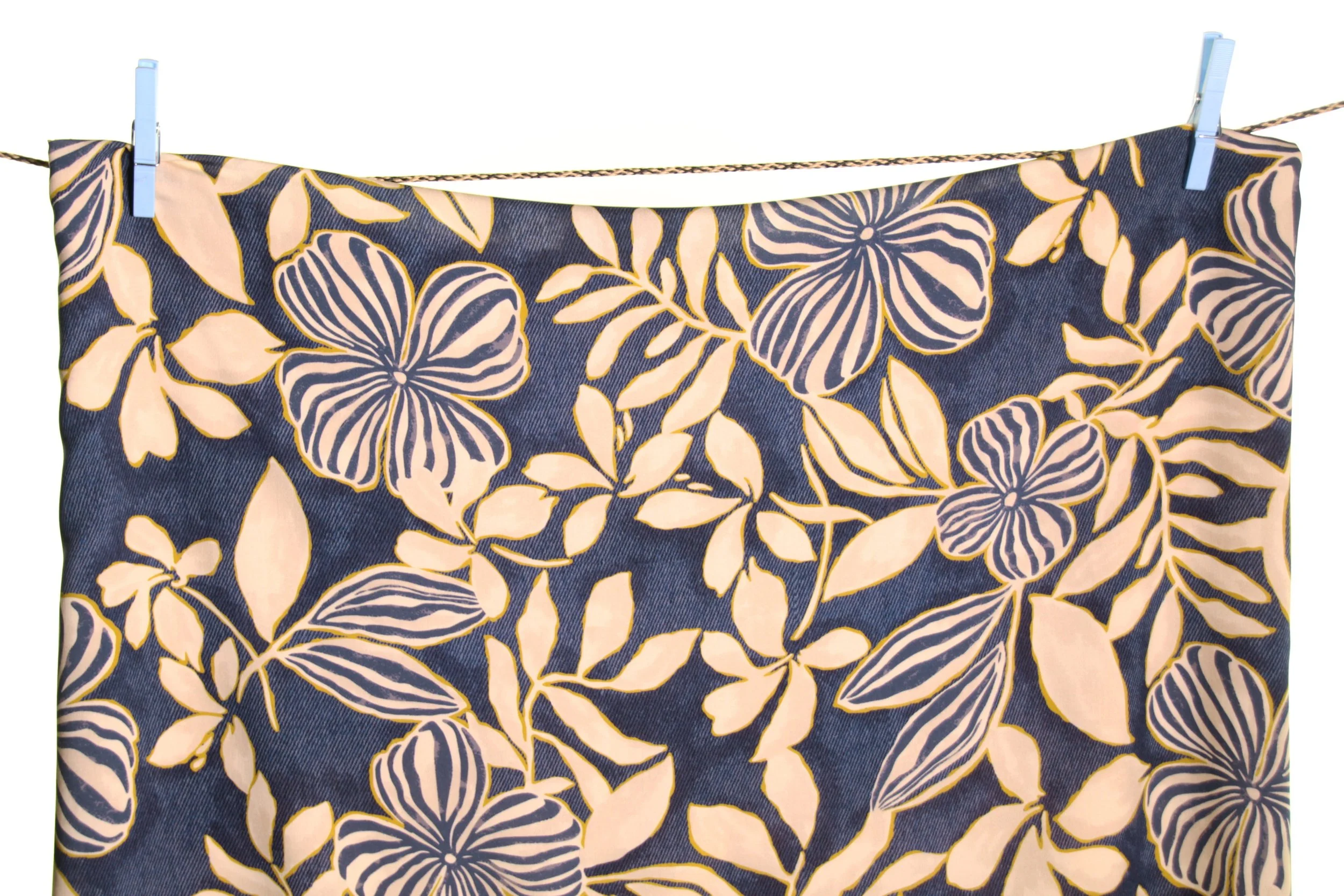 Jeanslook flowers 1 (1).jpg