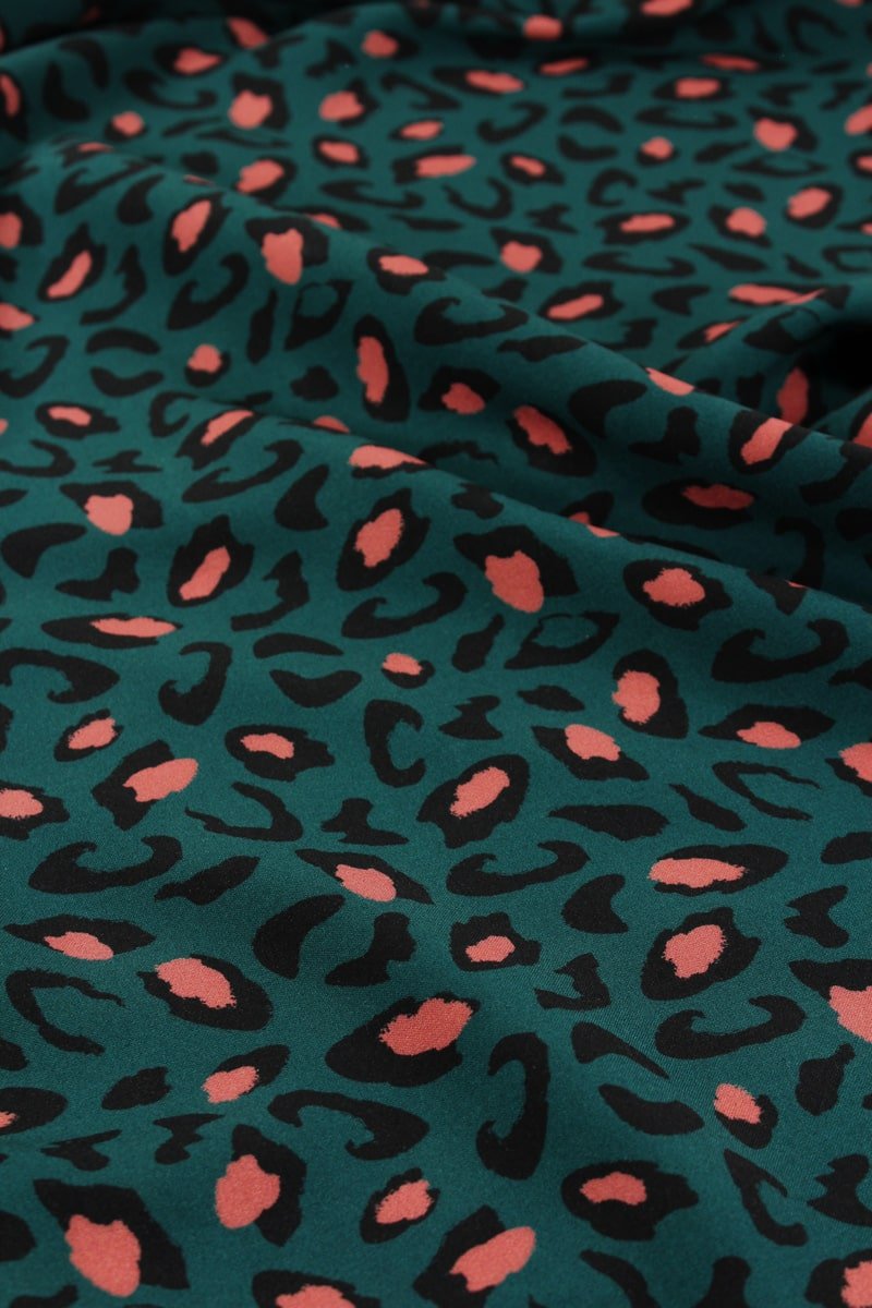 tissu-viscose-bagheera-dark-lagune-eglantine-et-zoe-1-min.jpg