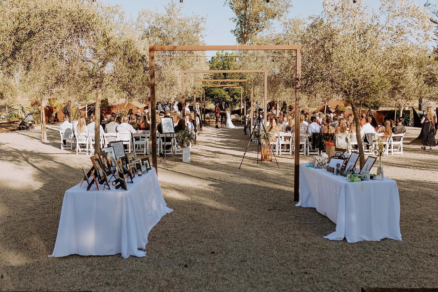 The Olive Grove is 4000 sq. ft. of space that can be used for anything from your reception to the ceremony! So many possibilities!

Venue: @lavenderandolivesandiego 
Photography: @parallel33photography