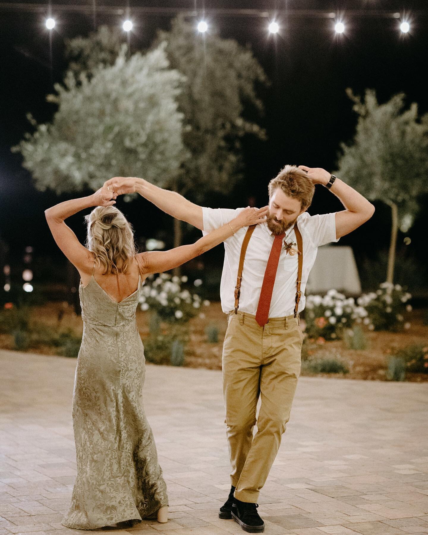 &quot;Life isn't about waiting for the storm to pass. It's about learning to dance in the rain.&quot; - Vivian Greene

Venue: @lavenderandolivesandiego 
Photography: @paigenelsonphoto