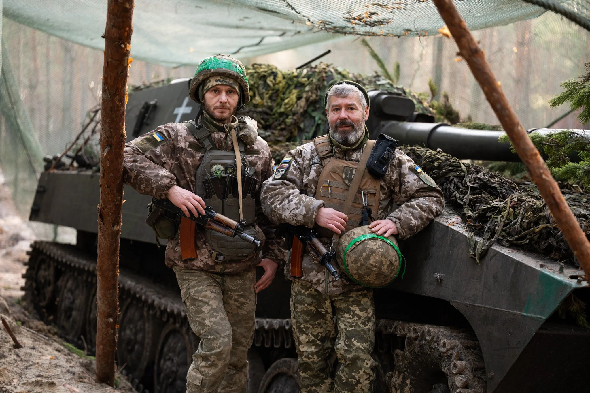Benjamin-Mack-Jackson-War-In-Ukraine-Soldiers-With-Tanks.jpg