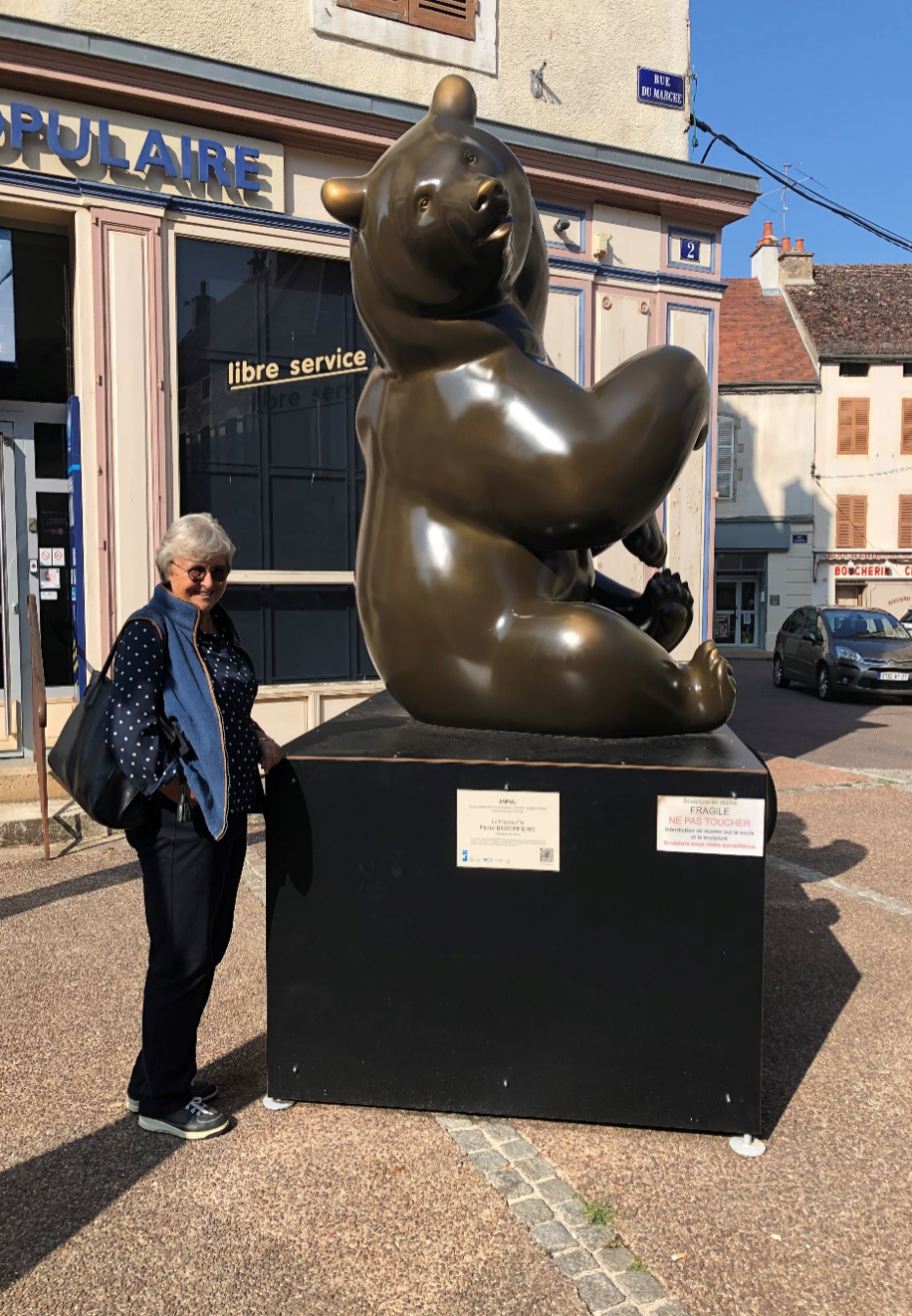 Ville de Saulieu, sculpture de Michel Bassompierre.