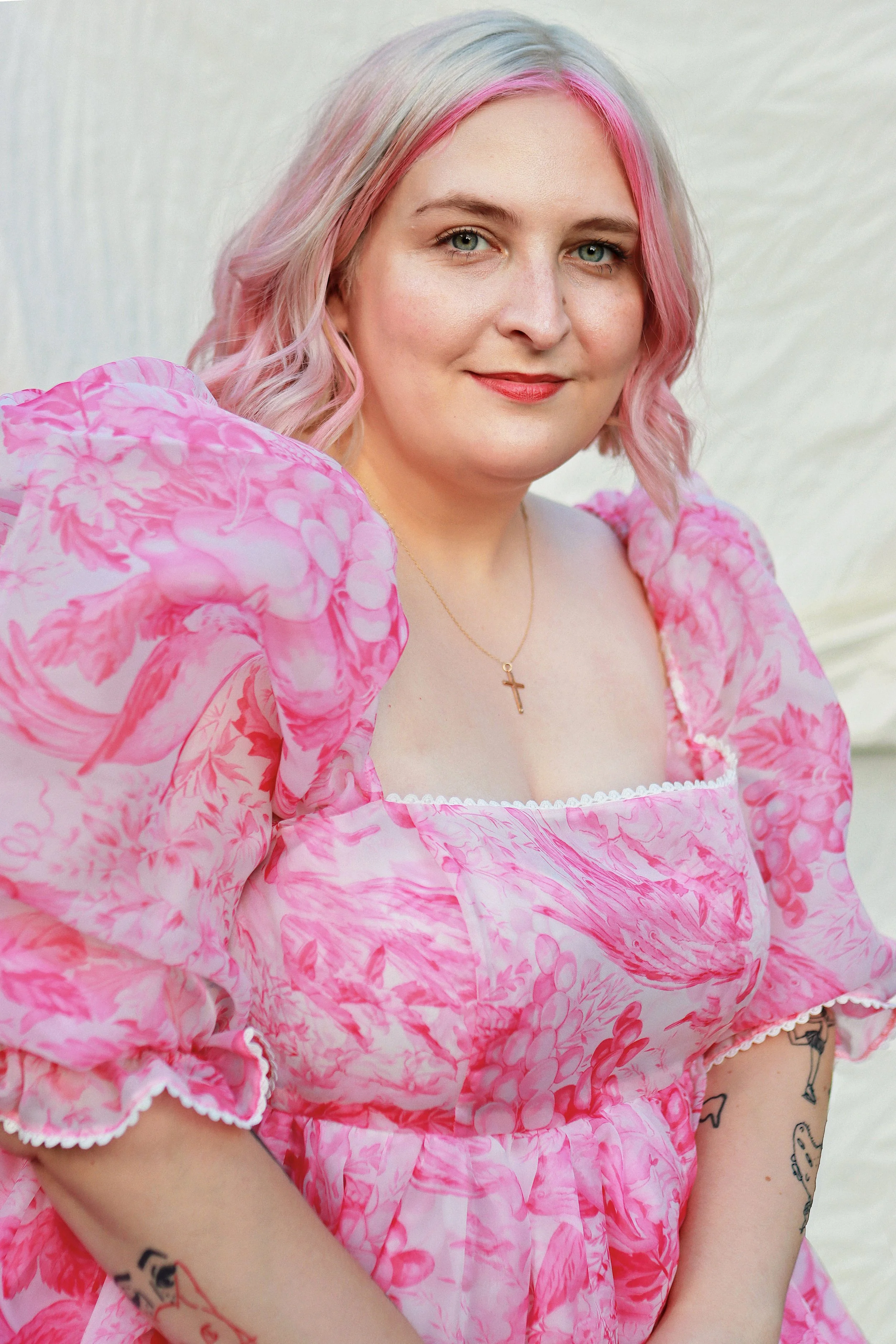 Hannah-author-photo-FINAL.jpg