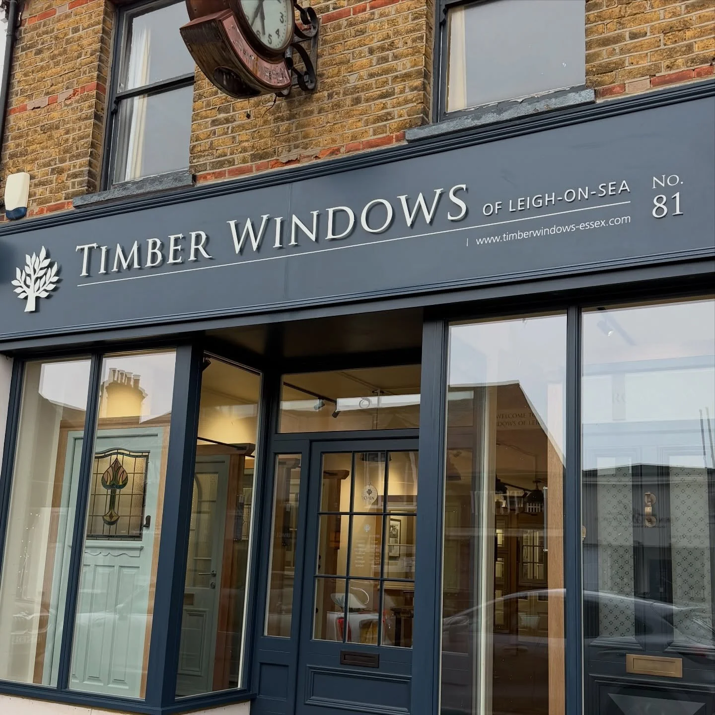 We are thrilled to announce the opening of our new showroom in Leigh-on-Sea! Come explore our stunning range of products and meet our expert team who are on hand to bring your vision to life.

📍 Location: 81 Broadway, Leigh-on-Sea, SS9 1PE

Opening 