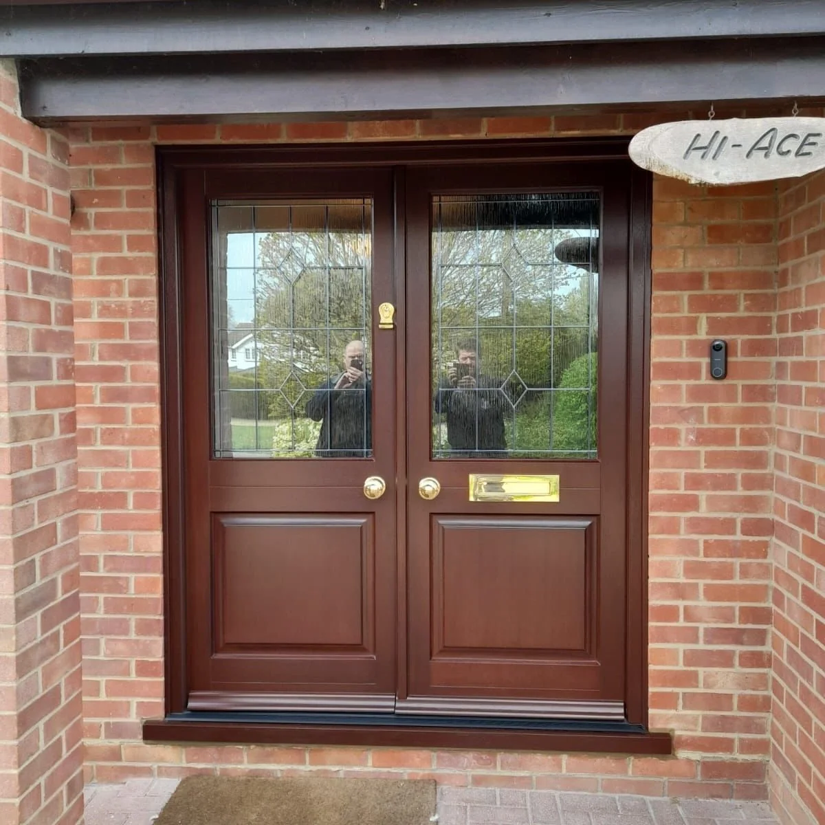 Mahogany double Entrance doors. Leaded glazing. Brass ironmongery. Some things never go out of style. 

#TimberDoors #DoubleDoors #MahoganyDoors #TimberWindows #EssexHomes