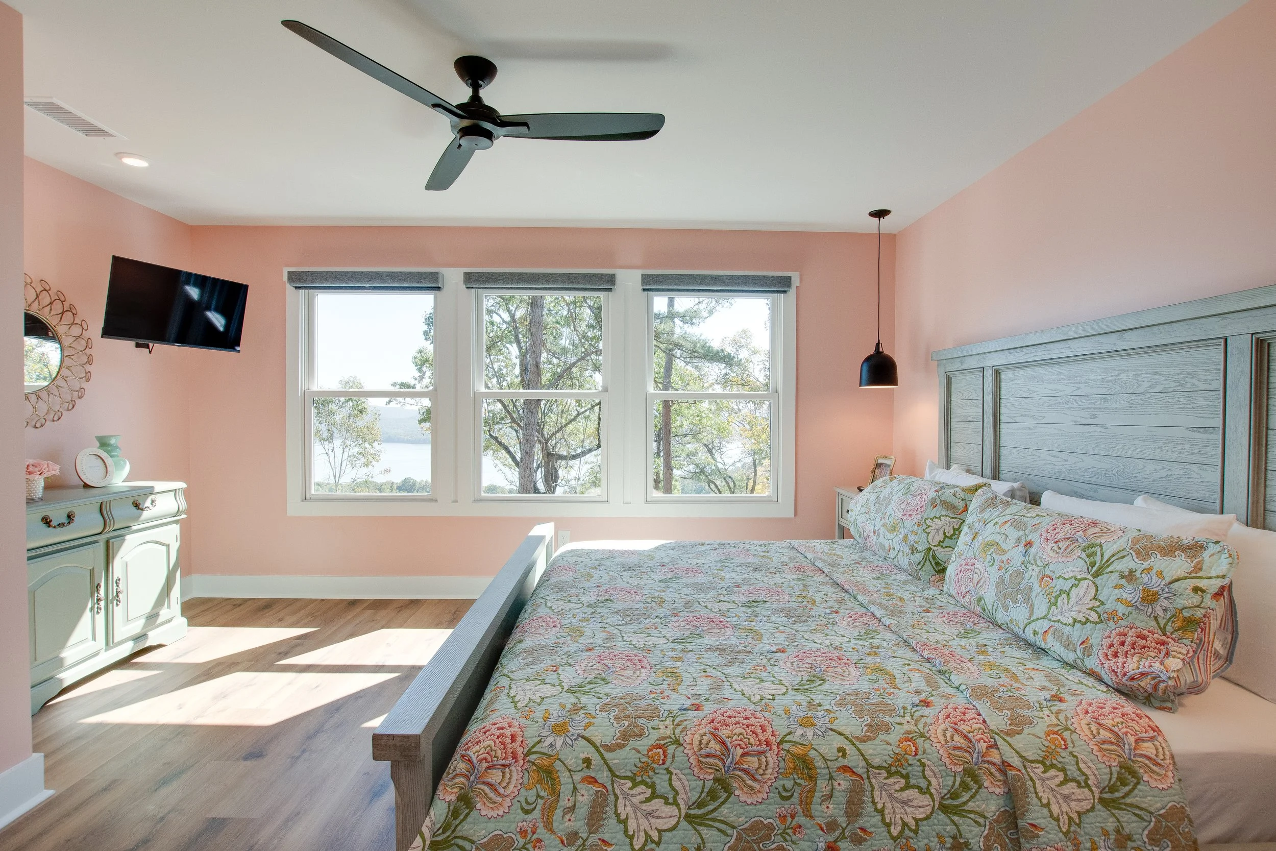 Central Perk bedroom.jpg