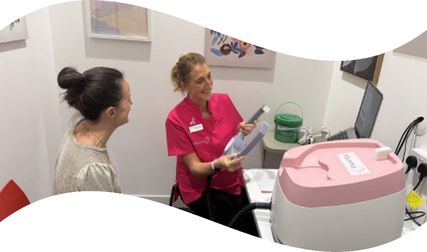 Mi~Scan® practitioner Emma carrying out a scan