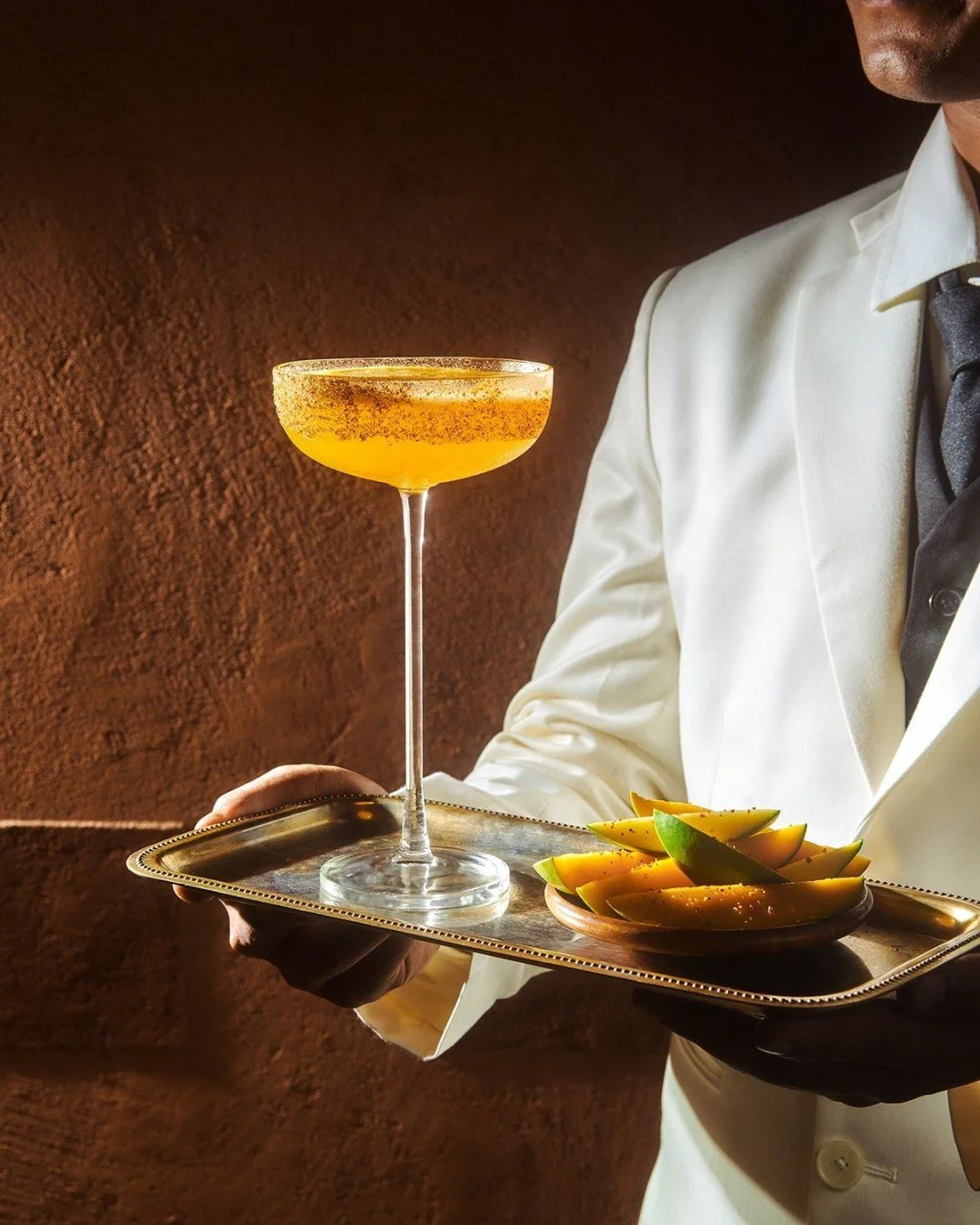 🍸 COCKTAILS SIGNATURES &bull; Une attention qui change tout : une carte de cocktails surprenants et personnalis&eacute;s. Des recettes cr&eacute;&eacute;es pour l&rsquo;occasion, subtiles, parfois inattendues, pour &eacute;veiller les sens tout en r