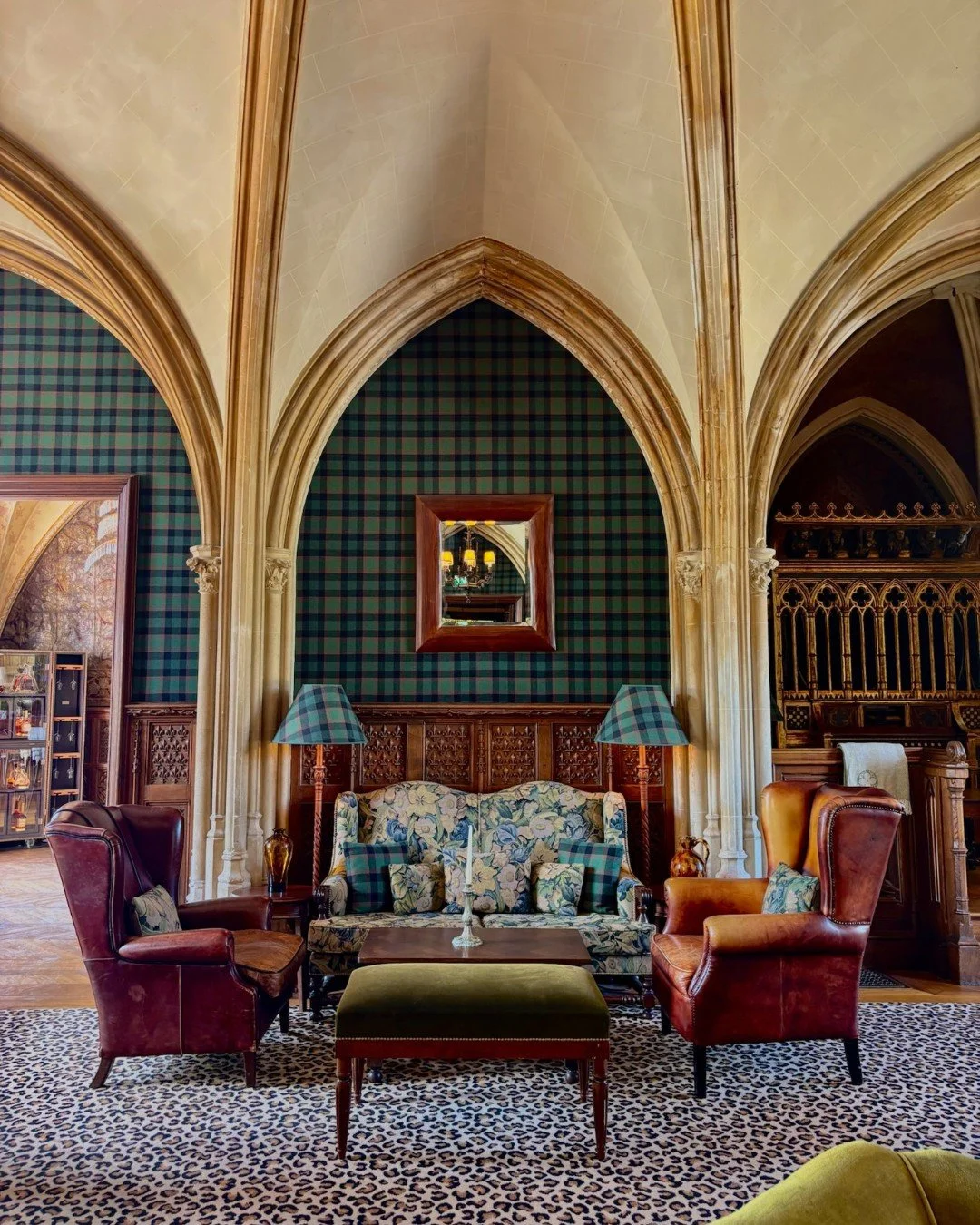🇫🇷 RETROSPECTIVE &bull; Un cercle restreint de 25 CIO r&eacute;unis pendant 2 jours &agrave; l&rsquo; @abbayedesvauxdecernay_hotel, ancienne demeure cistercienne enti&egrave;rement r&eacute;nov&eacute;e par la famille Rothschild, devenue h&ocirc;te