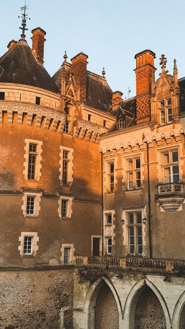 free-photo-of-les-chateaux-de-la-loire.webp