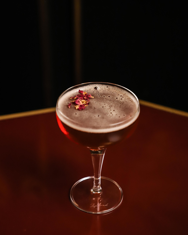 Our+West+Egg+cocktail+will+seduce+more+than+one+!+Herbaceous+and+sparkling+++@studio.culinafabula-#tresparticulier+#barparis+#cocktail+#cocktailbar+#paris.webp