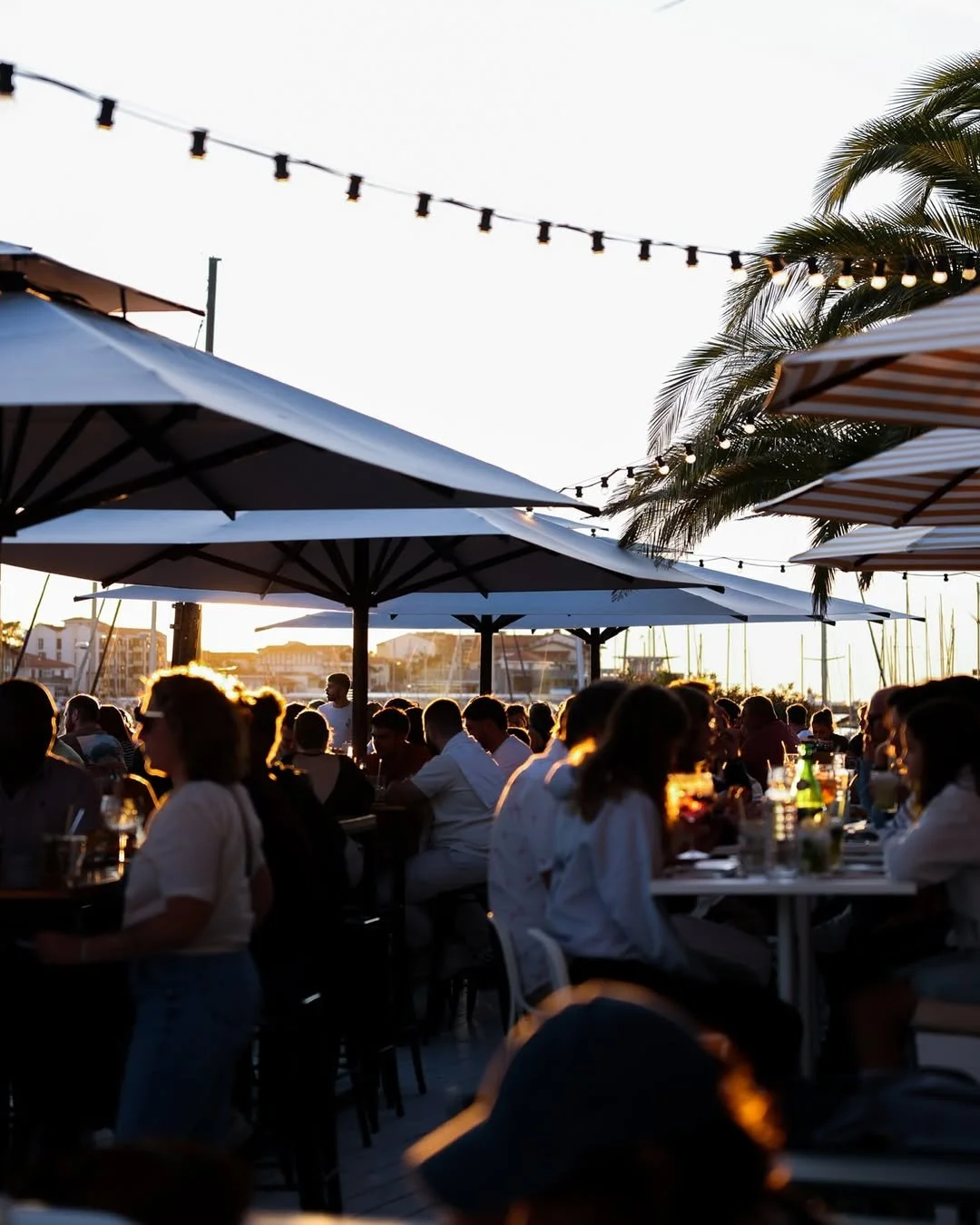 🌅 CARNET D'ADRESSES &bull; Une adresse sur le port de Capbreton qui s&eacute;duit autant les locaux que les voyageurs de passage sur la c&ocirc;te landaise.

On y vient au coucher du soleil pour d&eacute;guster un cocktail, danser, faire une partie 