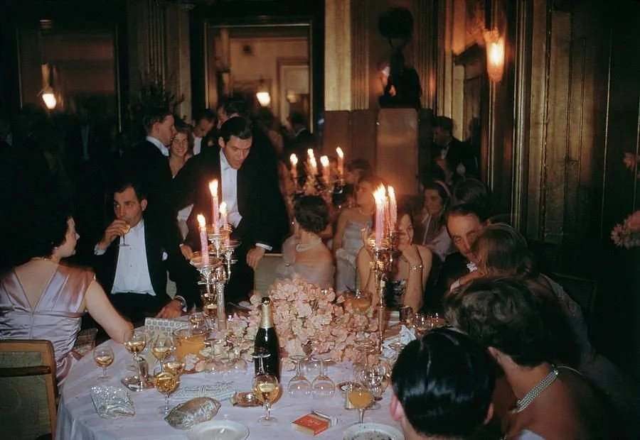 Cocktail dînatoire haut de gamme dans un hôtel particulier parisien