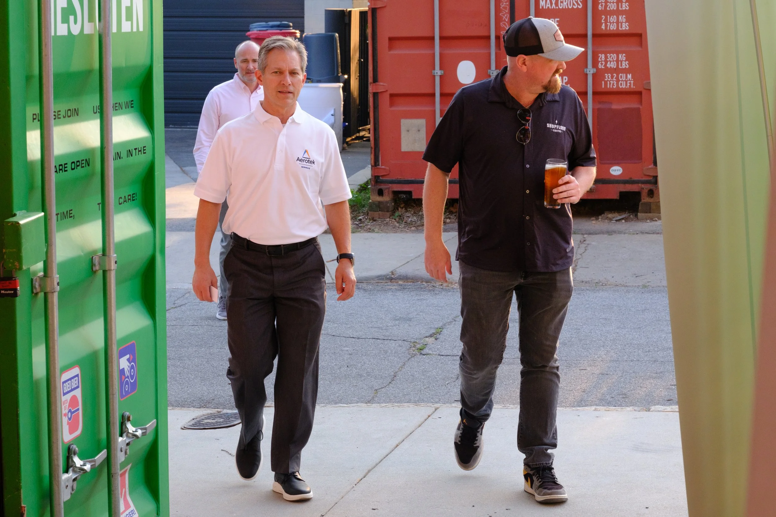 ManufacturingHappyHour0414260041.jpg