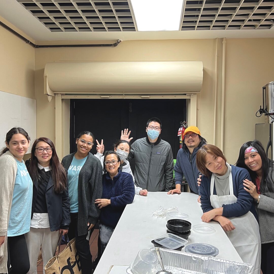 Every week our volunteers have faithfully served at our Wednesday Fundados outreach and we&rsquo;re so grateful for their work!

Shoutout to Aya for her dedication to keep Fundados going every week. 

If you&rsquo;d like to support us, please donate 