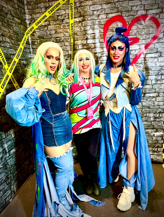 Killer Queen and Ariel Rec from Drag Race Espana at DragCon UK.png