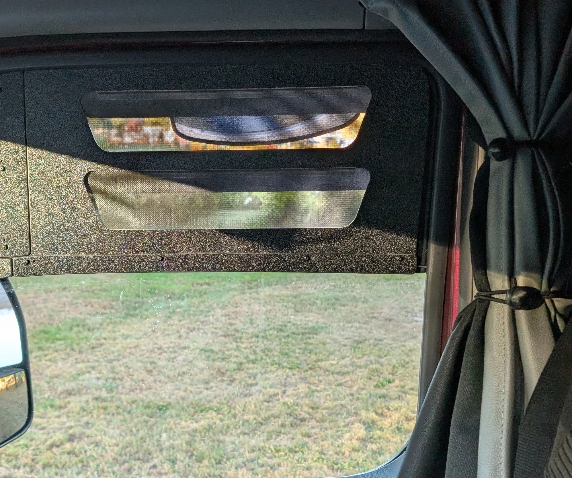 photo 5 interior mosquito net.jpg