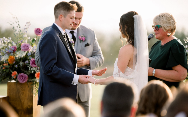 Outdoor Wedding Officiant Arizona: How to Choose the Right One for Your Big Day