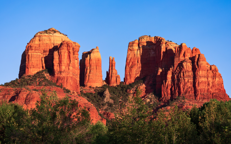 Cathedral Rock with red rock formations.png