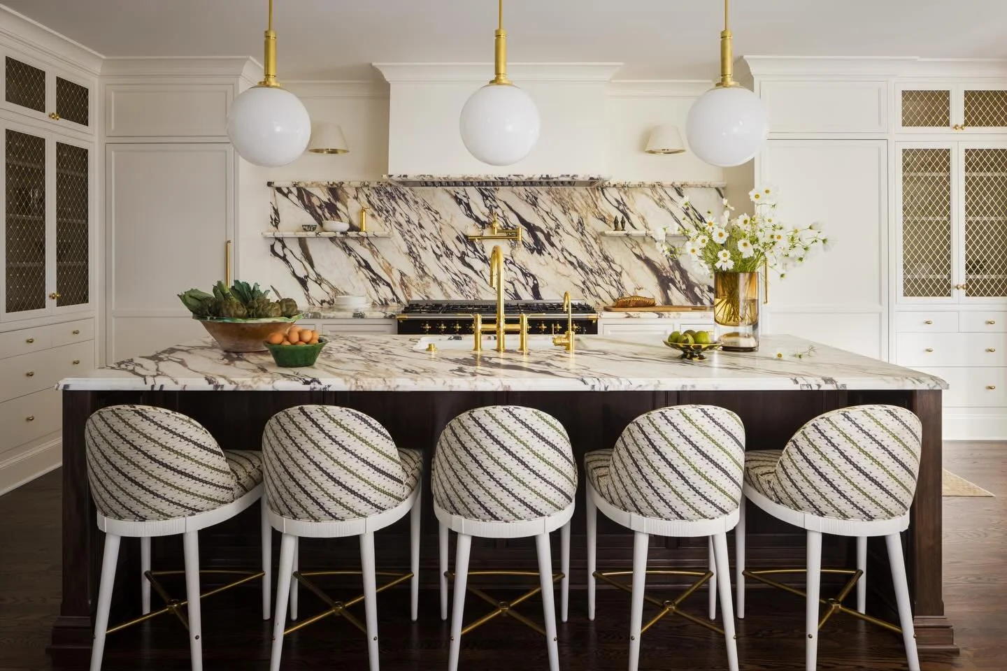 Bright and balanced. 
#projectgardenparty

Design: @kobelandco
Photography: @natesheetsphoto