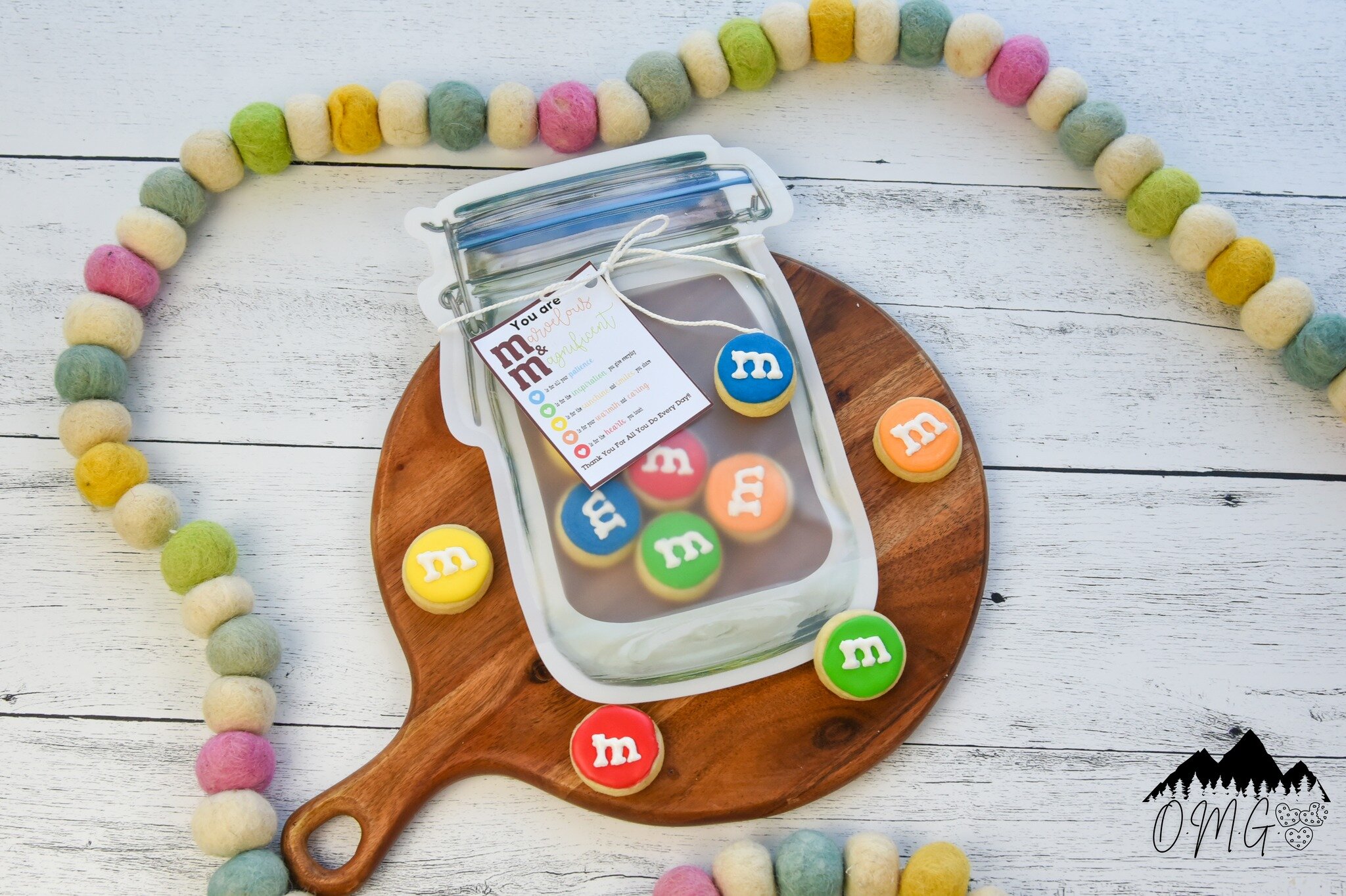 🌈🍪 BACK TO SCHOOL SPECIAL: MINI M&amp;M COLORED SUGAR COOKIES 🍪🌈

Calling all teachers and cookie lovers! 🎉 The perfect treat to make this back to school season sweeter has arrived - our delectable bag of Mini M&amp;M Colored Sugar Cookies! 🌈✨
