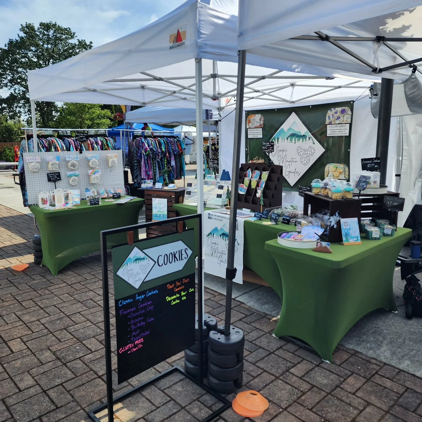 I'm so excited to be at the Sequim Farmers Market today!  I'm here until 2 PM, and I've got tons of delicious sugar cookies for sale. 🍪 Plus, I have decorate-your-own cookie kits that are perfect for kids! 👧 Come on down and grab some tasty treats 