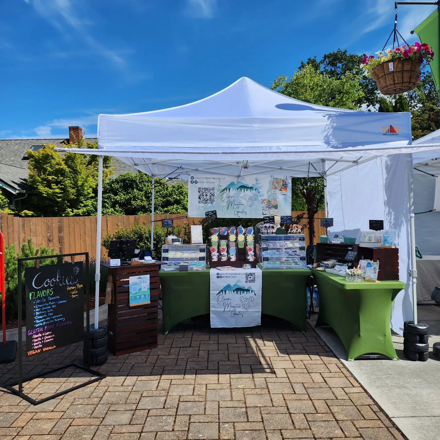 I'm enjoying the sunshine here at the Sequim Farmers Market ☀️. So many delicious treats to choose from, including cookies and honey pops 🍪. The market is buzzing with activity today.  Come on down and join the fun! We're here until 2pm. #sequimfarm