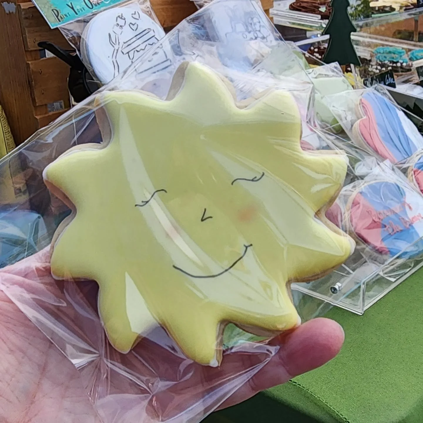 Last day for sweets at the Juan De Fuca Festival! 😭 I'll be here until 6pm slinging all the goodies.  Come grab some delicious cookies, cakes, and honey pops before they're gone.  It's been a blast, thanks to everyone who stopped by! 👋  See you nex