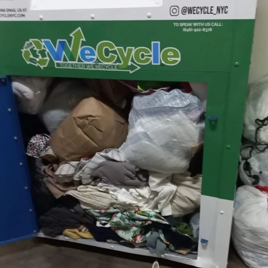 Today we did a  clothing pickup at VYV @brookfieldproperties  building in Jersey City! 

Look at all that clothes we are keeping out of landfills! 

Ask us how you can get a clothing recycling bin placed at your building today! 

#greennyc #brookfiel