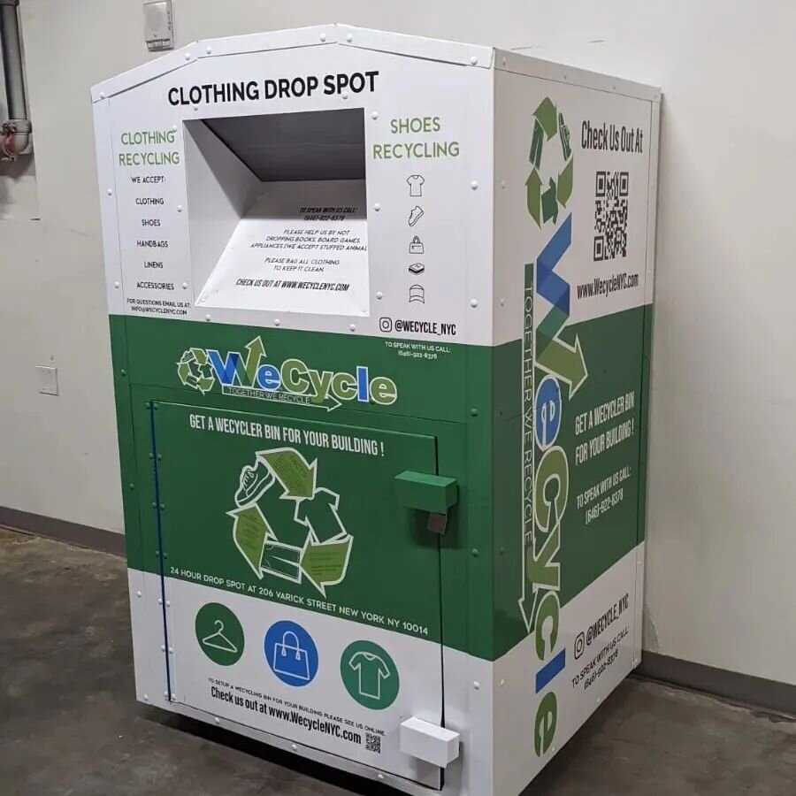 This clothing recycling bin is ready to be placed in a building near you!

At zero cost to you, your tenants will thank you! 

Ask us how to place a bin in your building today ♻️♻️♻️

#gogreen #greennyc #landfillwaste #savetheplanet