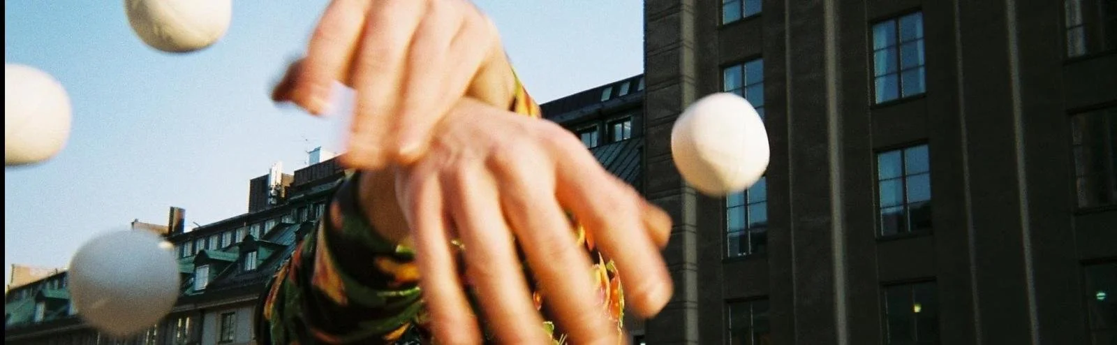 Fun Contemporary Ball Juggling Workshop (Wes Peden)