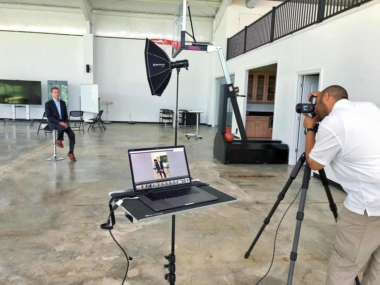 How Far in Advance Should You Book a Headshot Photographer for Your Conference