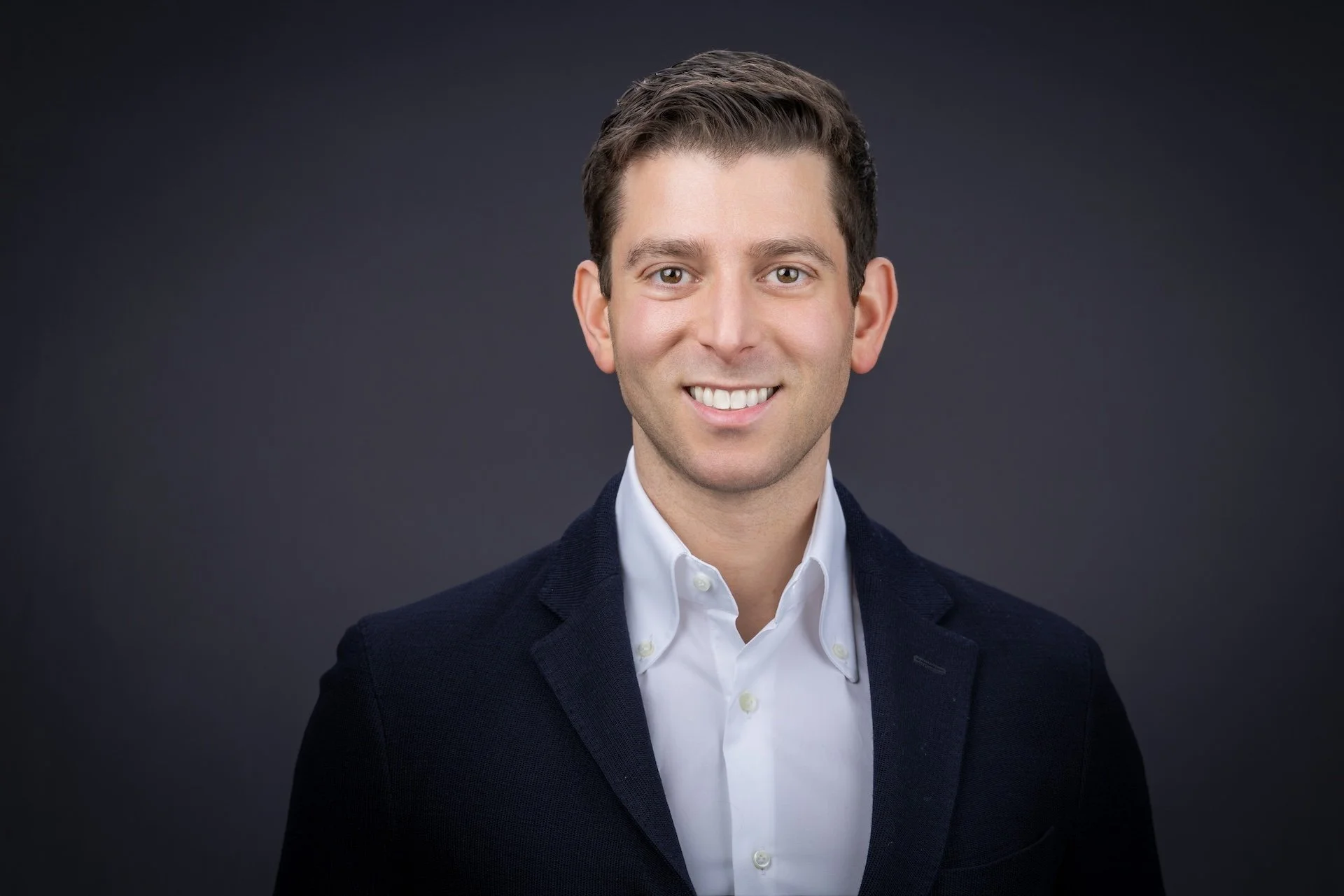 How Professional Headshots Help Job Seekers in Today’s Digital Market