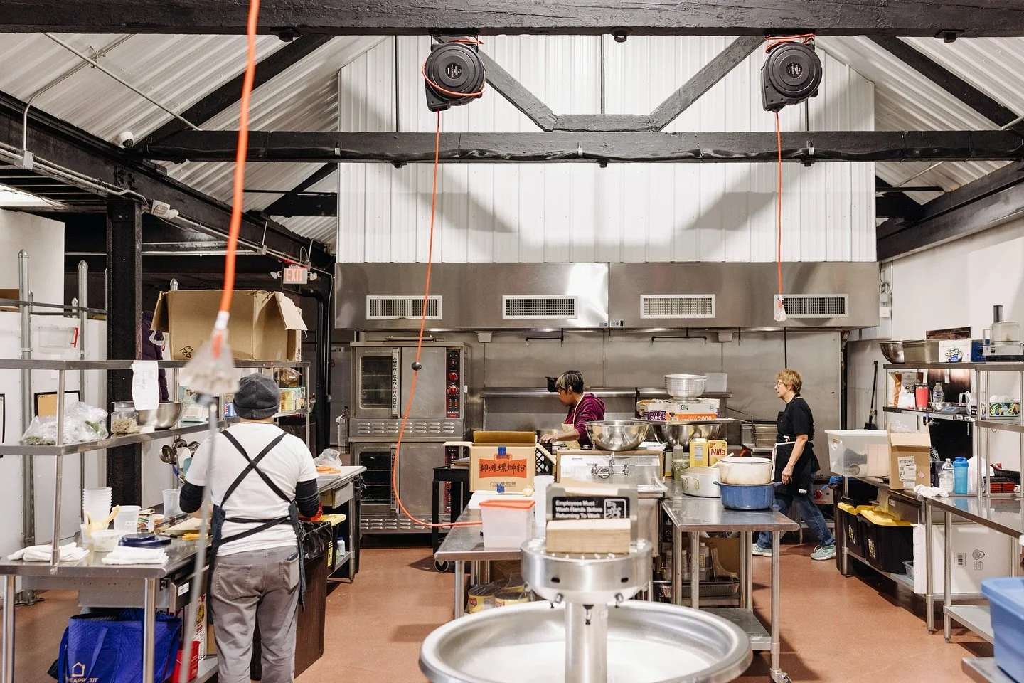 SPACE AVAILABLE! 📣 

We&rsquo;ve been fully booked for a while, but starting December 1st we&rsquo;ll have a couple coworking spaces available at Culinary Collective.

Perfect for small food businesses, chefs, caterers, bakers, consumer packaged goo