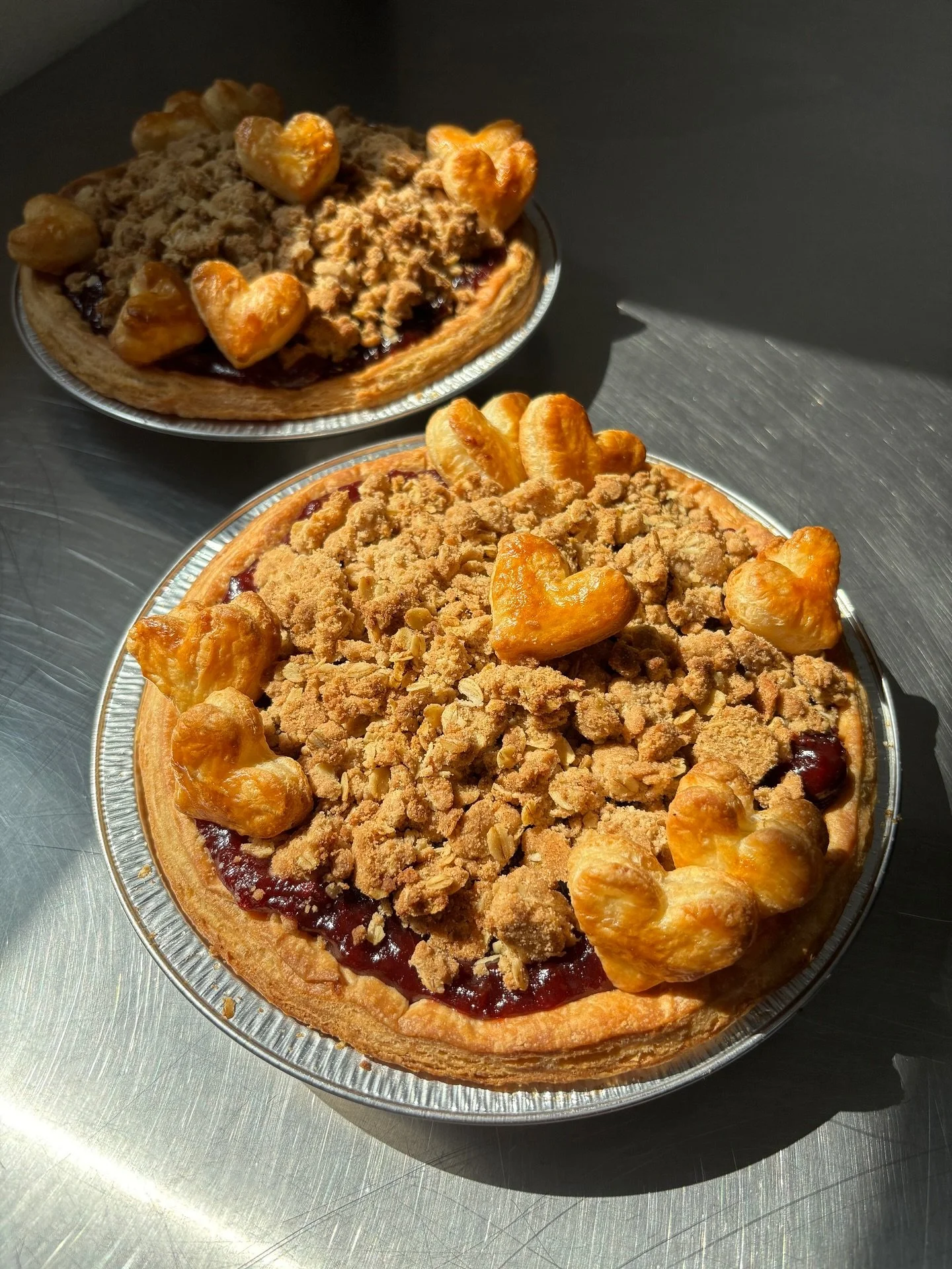 Don&rsquo;t miss @guiltygoodpastries Thanksgiving specialty dessert menu! 🥧🍪🍰 

Scroll to see the full menu available. 👀 

Pre-orders are due Wednesday, 11/19

See @guiltygoodpastries&rsquo;s link in bio to order. 

Pick-up locations are as follo